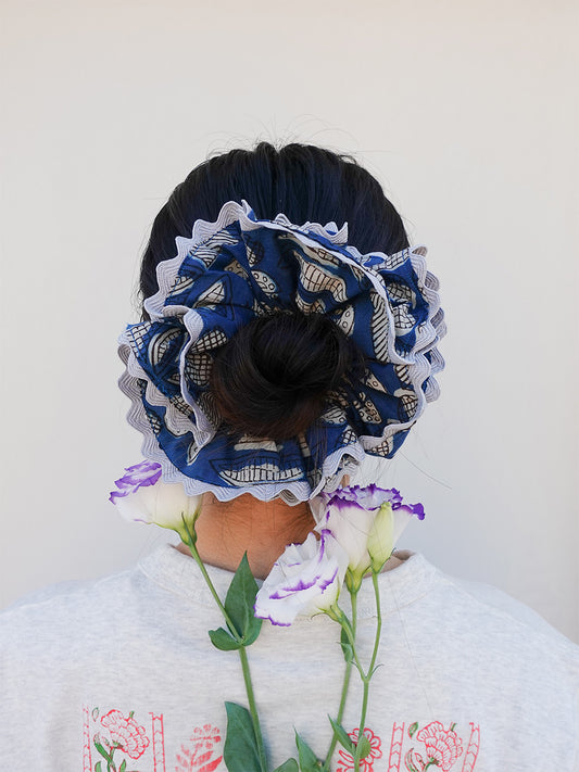 ナチュラルダイビッグシュシュ Neela wave