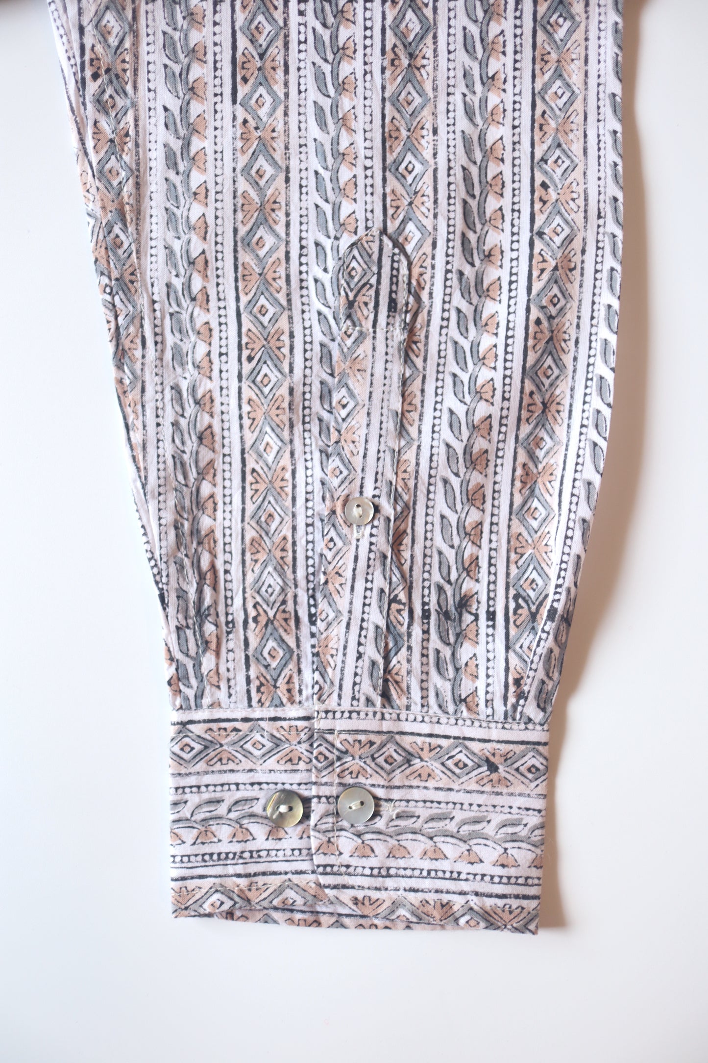 ブロックプリント ユニセックス ロングスリーブシャツ Elegant stripe