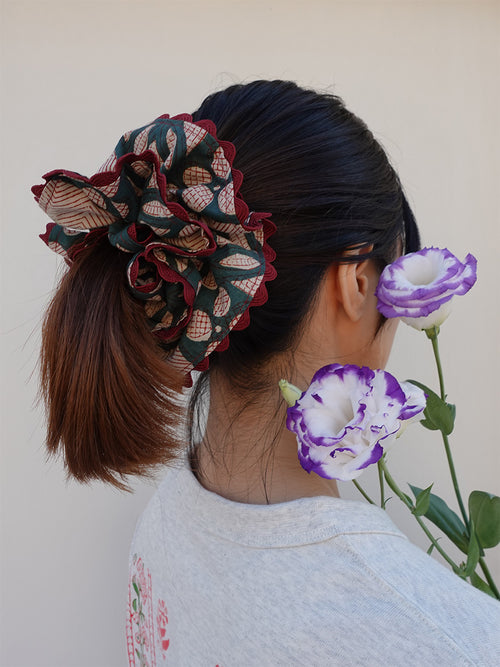 Big Scrunchie-Harita wave