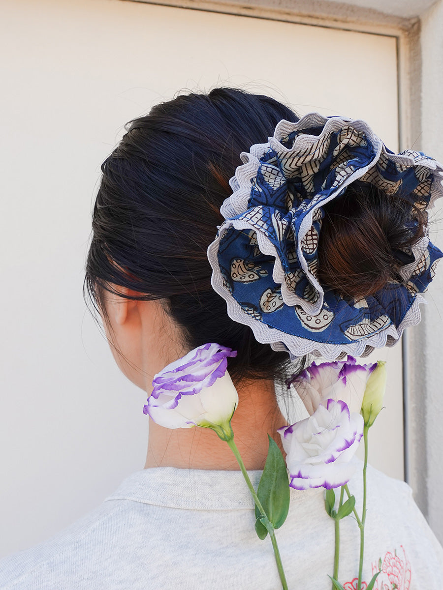 Big Scrunchie-Neela wave