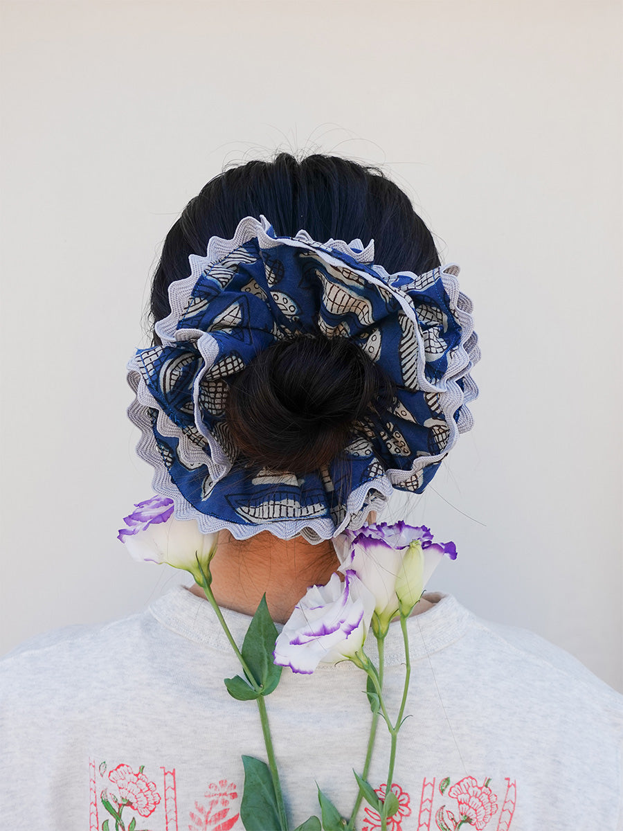 Big Scrunchie-Neela wave