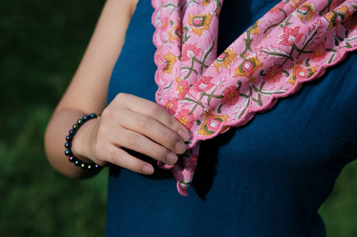 Embroidered Scarf【70×70cm】Pink