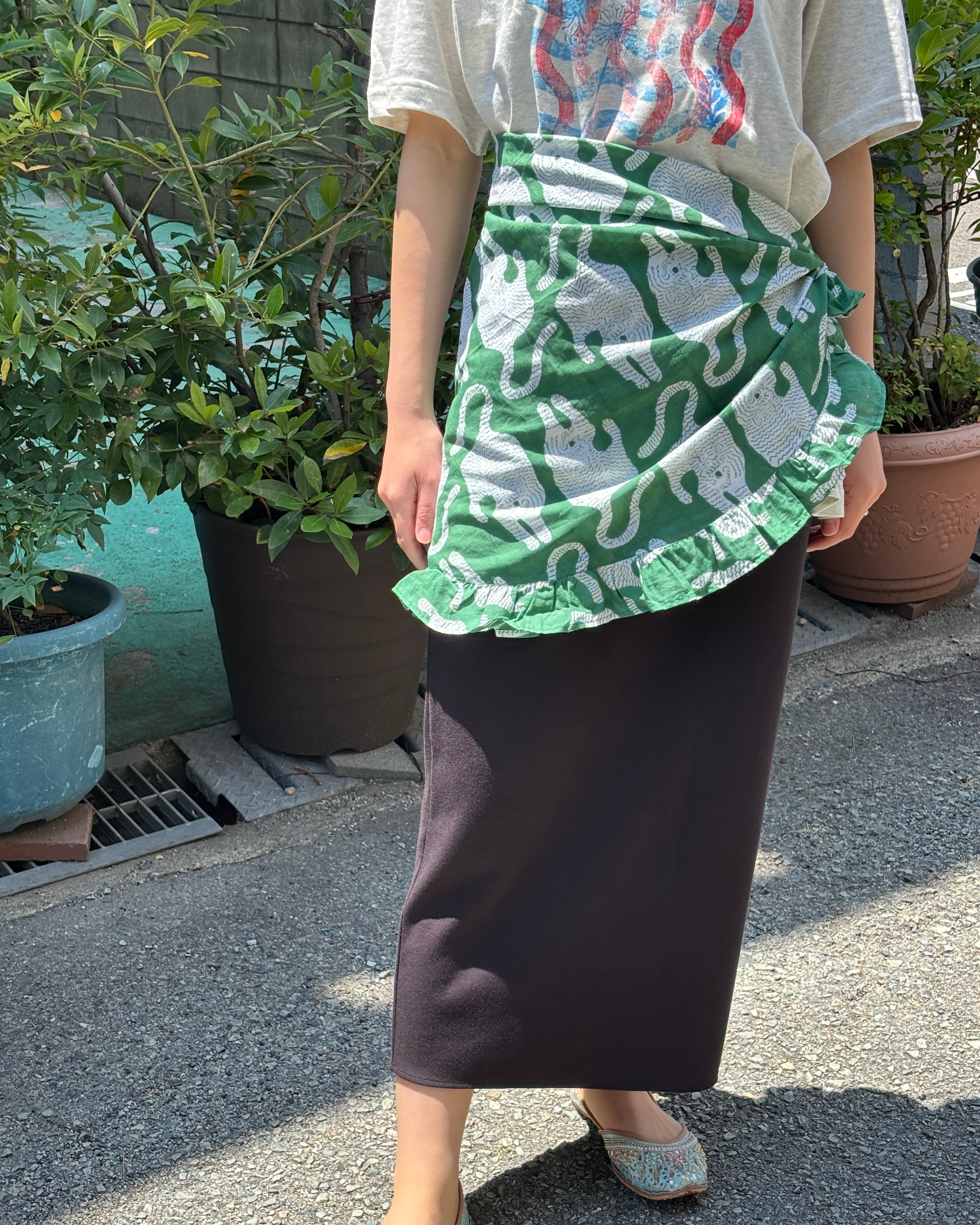 Round Frill Scarf Tiger Green