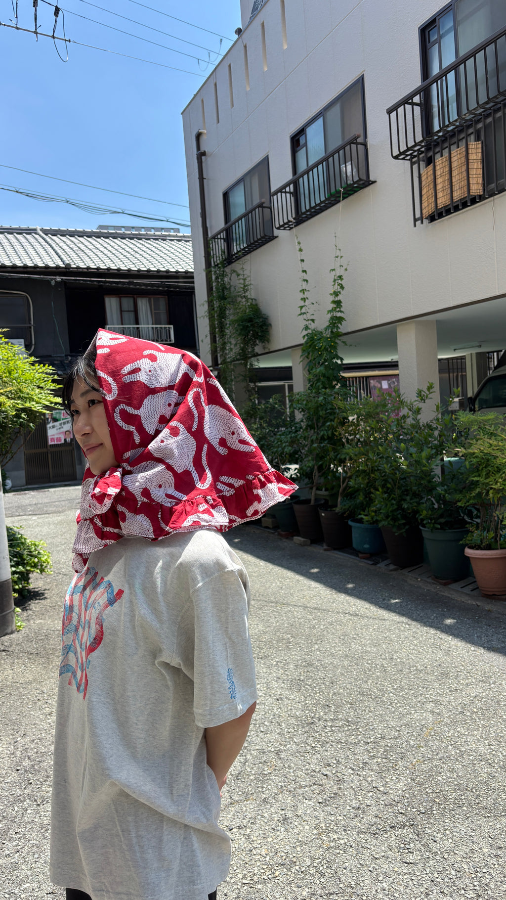 Round Frill Scarf Tiger Red