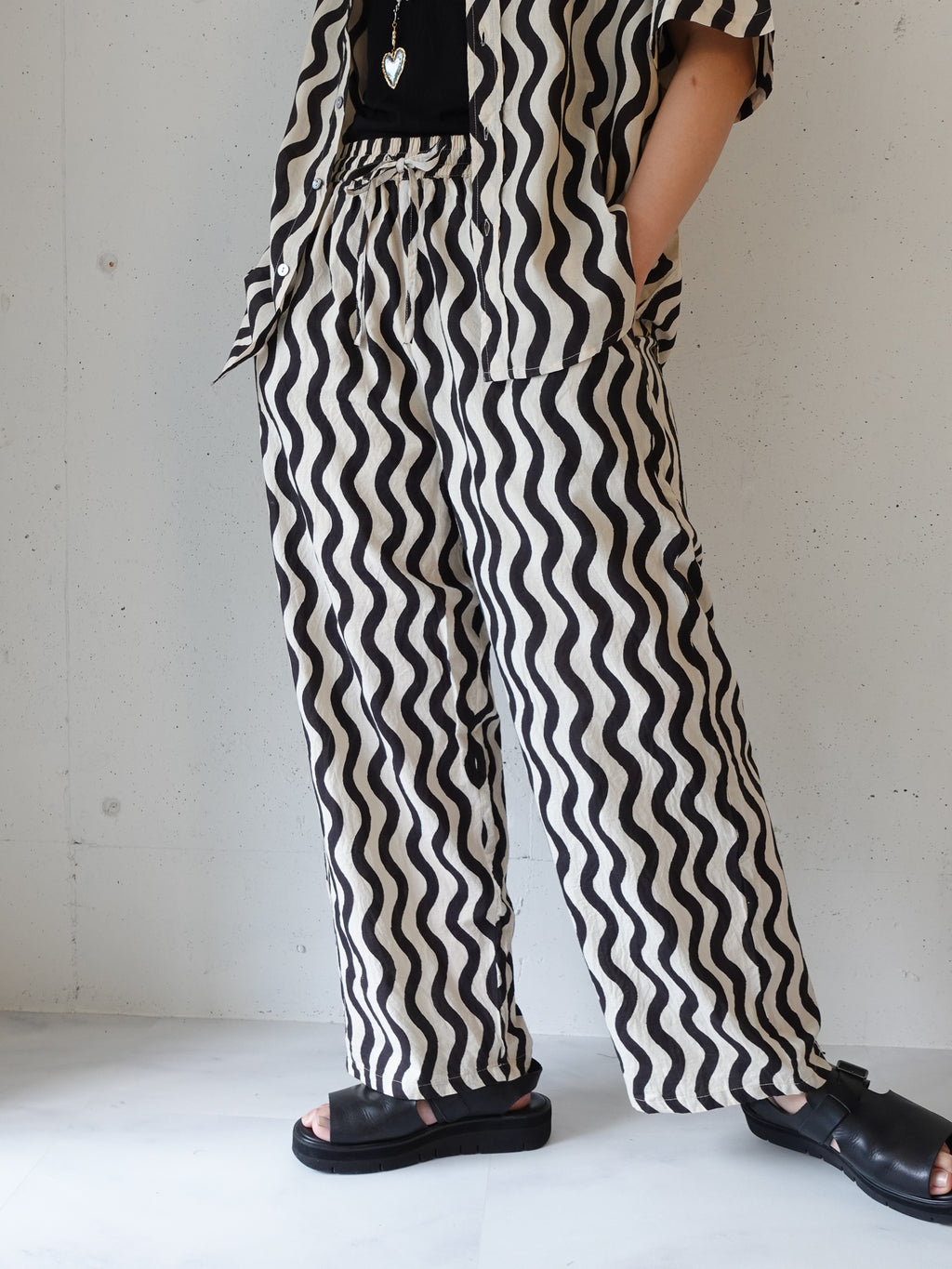 Unisex Easy Pants | Wavy Black