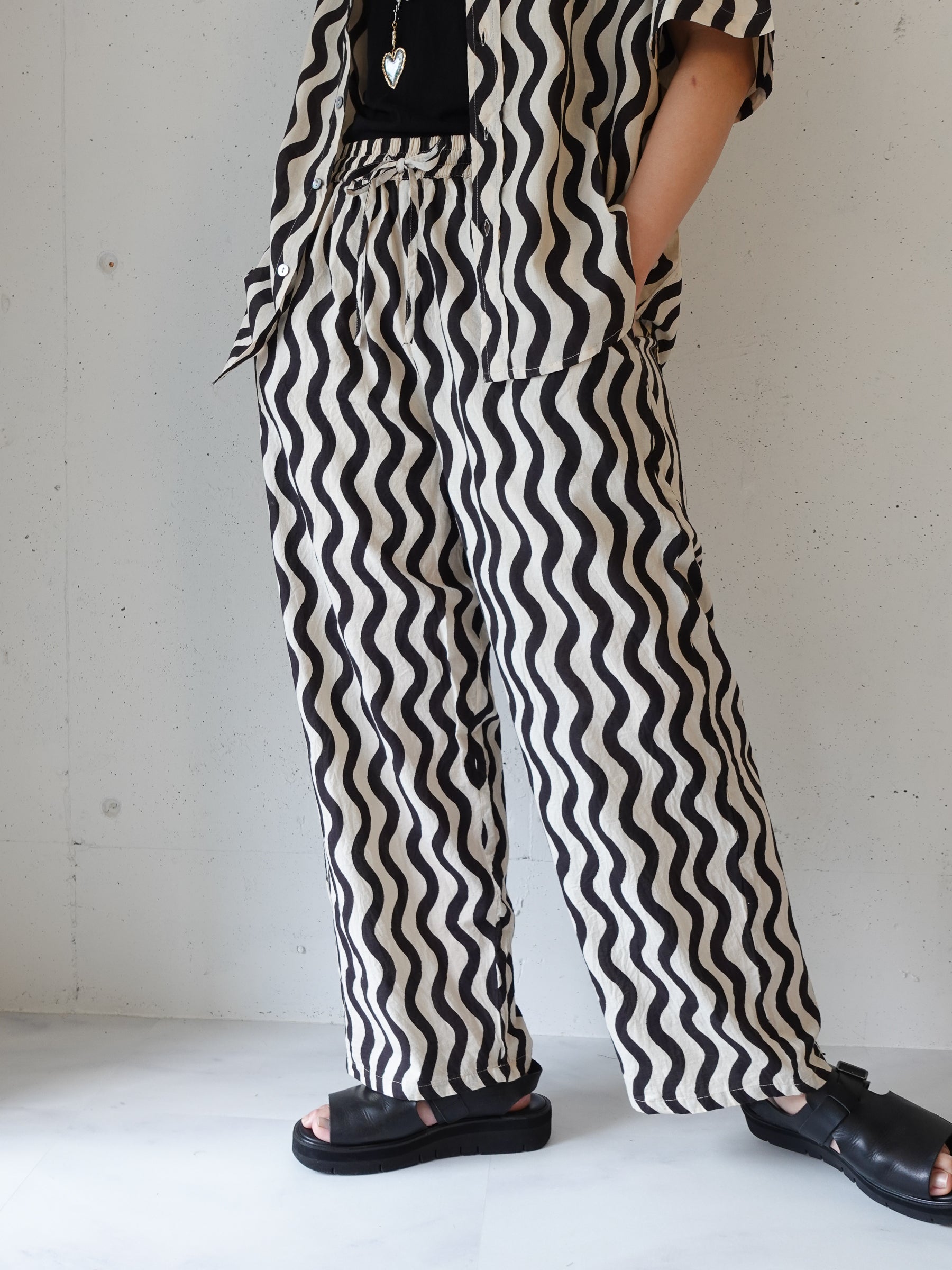 Unisex Easy Pants | Wavy Black
