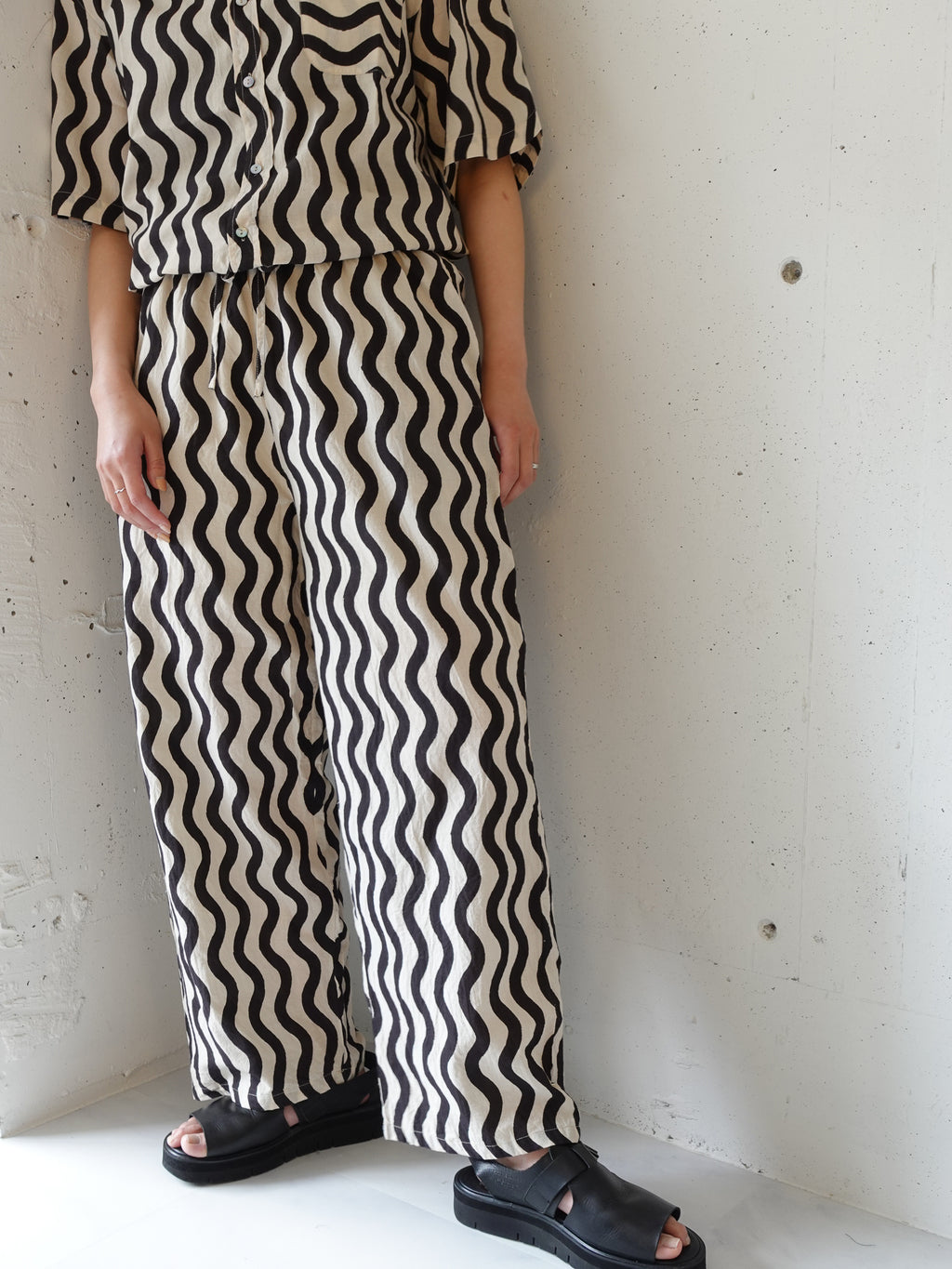 Unisex Easy Pants | Wavy Black