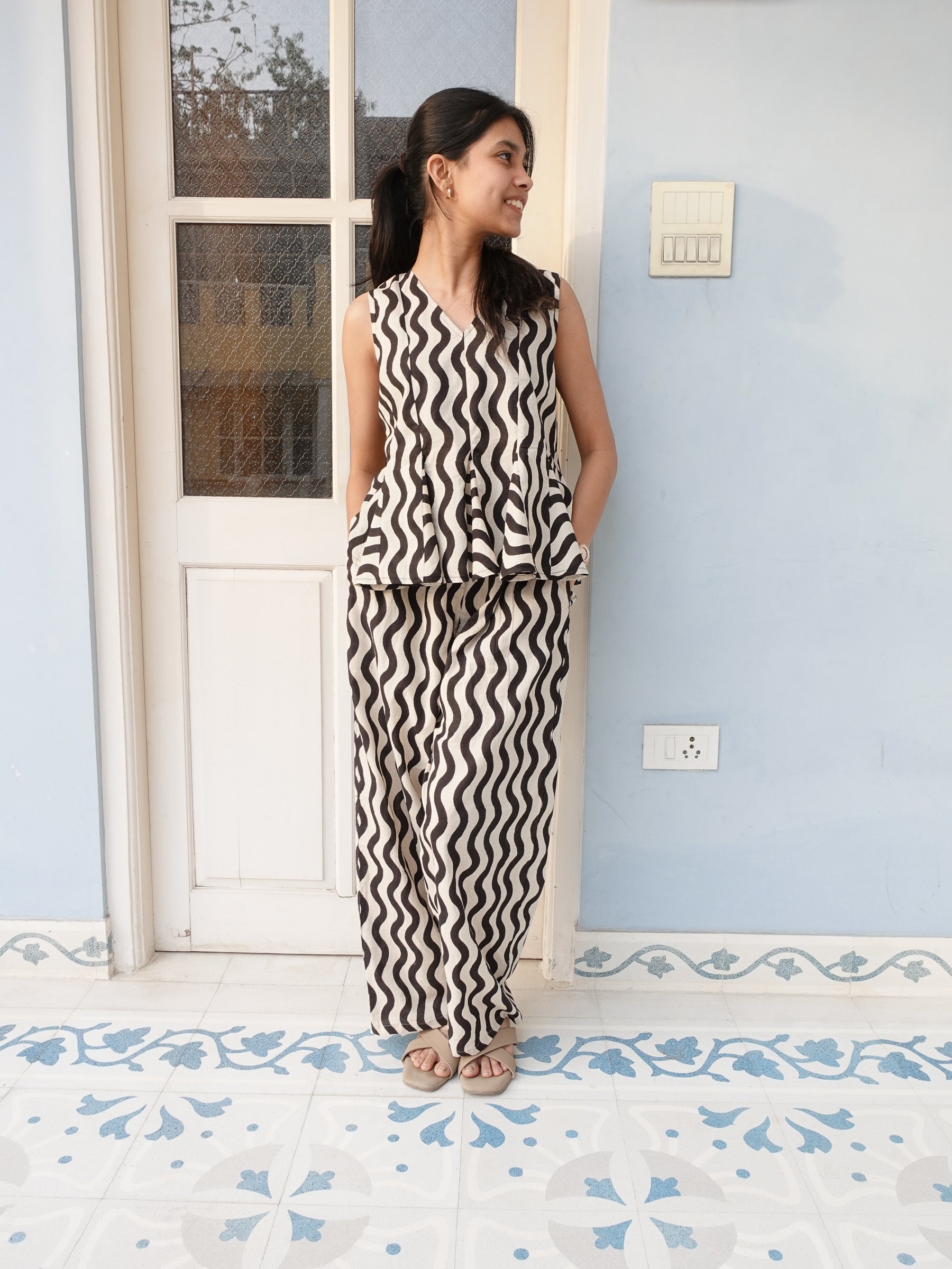 Unisex Easy Pants | Wavy Black