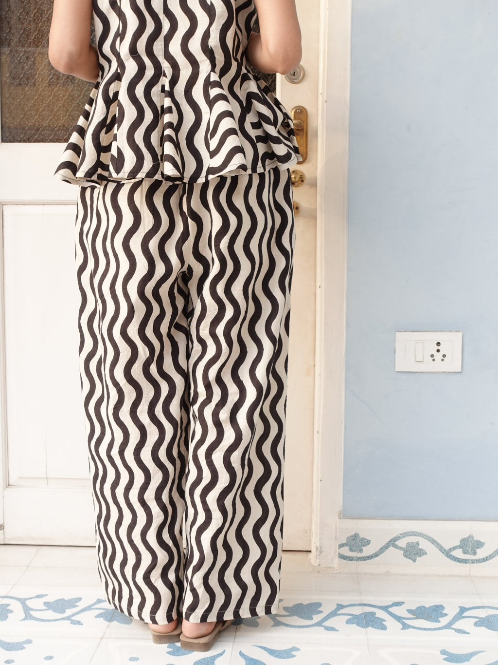 Unisex Easy Pants | Wavy Black